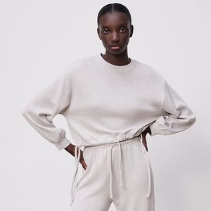 Zara women’s beige ruched soft sweatshirt| Size S